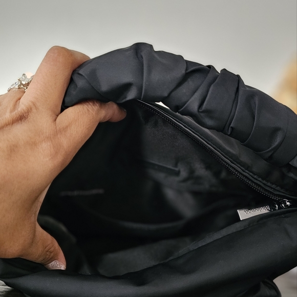 Lululemon crossbody - Picture 11 of 15